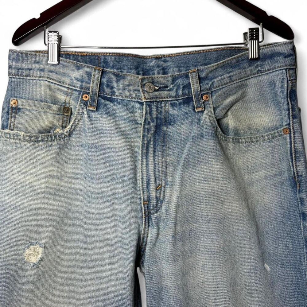 Levi's 550 '92 Early 2010s Reissue Light Wash Distressed Jeans 34x32 - Picture 2 of 11